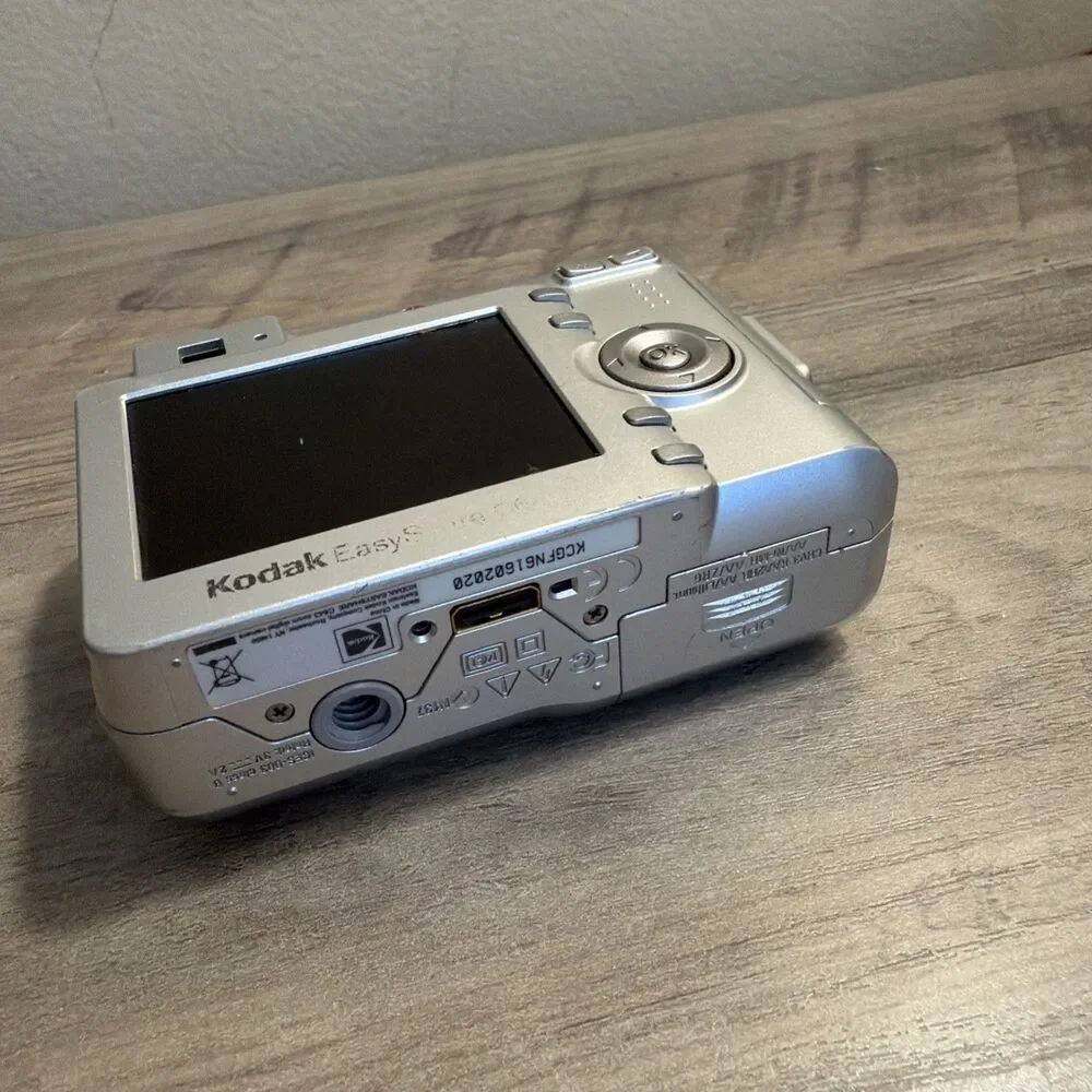 Kodak EasyShare C643 6.1MP Compact Digital Point Shoot Camera TESTED WORKS